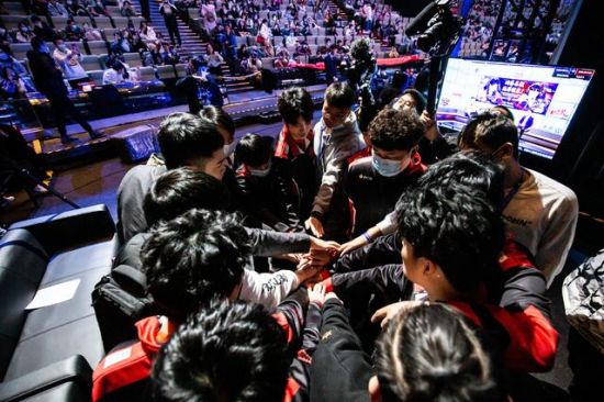 小杨生煎与KPL联名合作的美味新体验