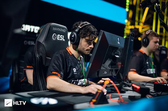 中国科学技术大学与中国科学院大学成功举办龙舟邀请赛